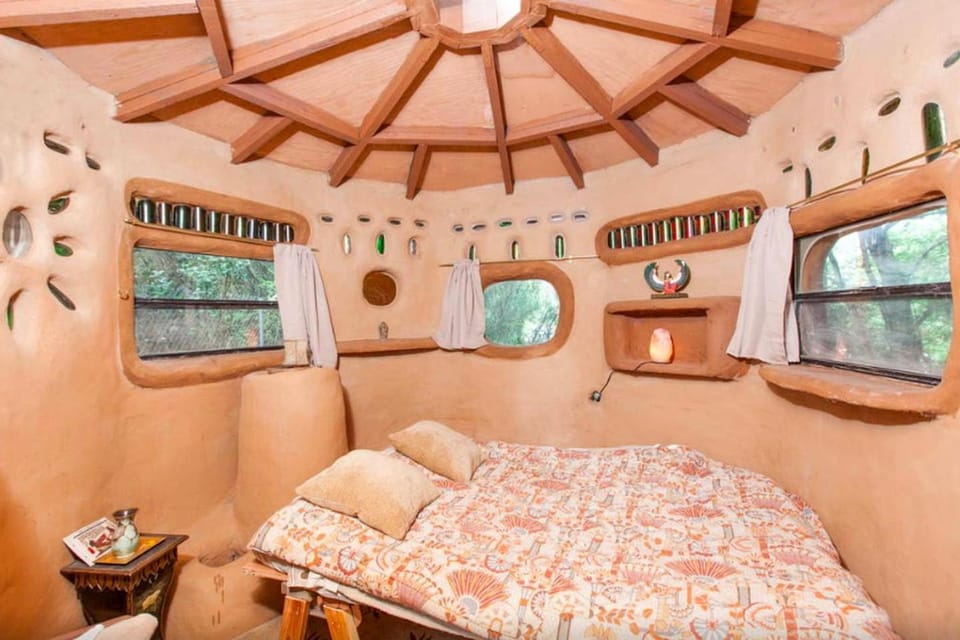Unique Glamping Hobbit Hut at Spiritual Retreat near San Francisco, California House in Geyserville