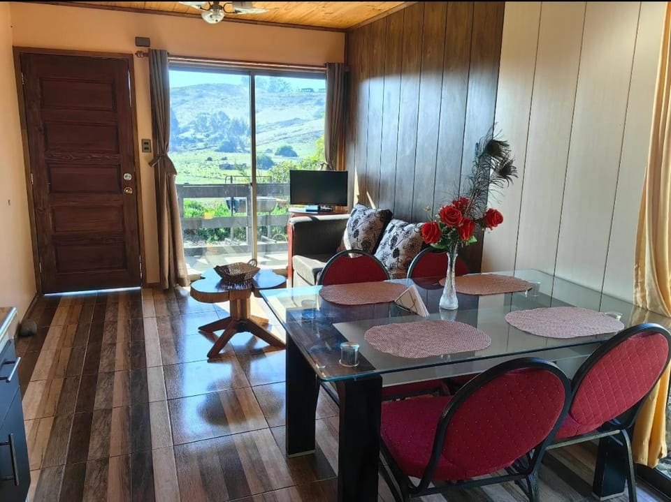 Cabañas Humedal House in O'Higgins, Chile