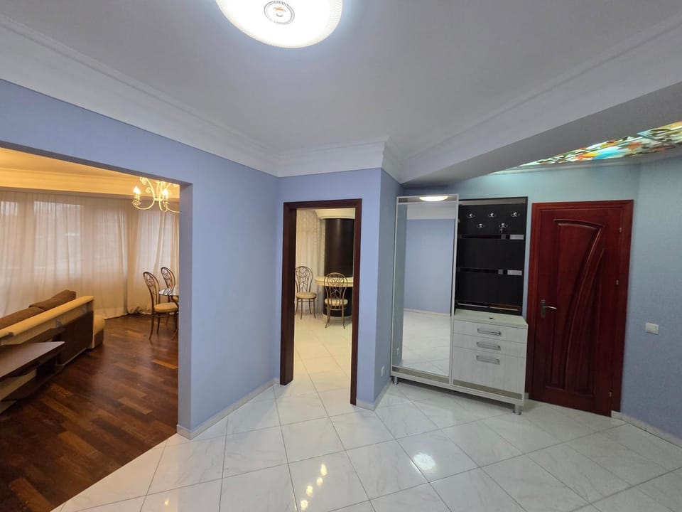 Grand 3 Separate Bedrooms Central Apartments Sfatul Tarii street Apartment in Chișinău