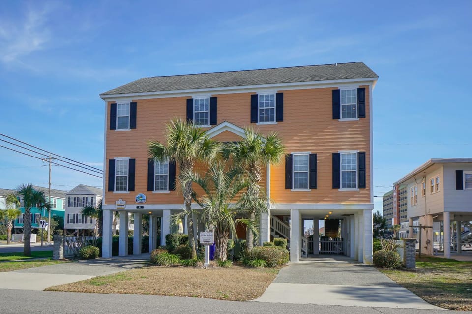 Surf Dog by Sea Star Realty House in Surfside Beach
