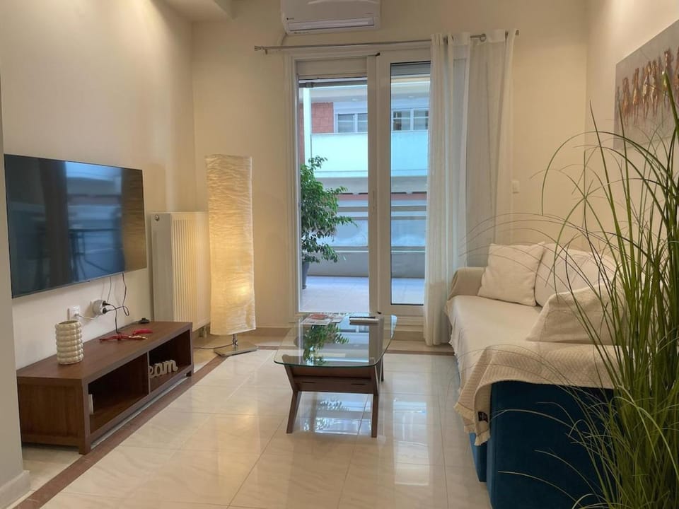Elegant Suite Kalamaria - Parking Apartment in Thessaloniki