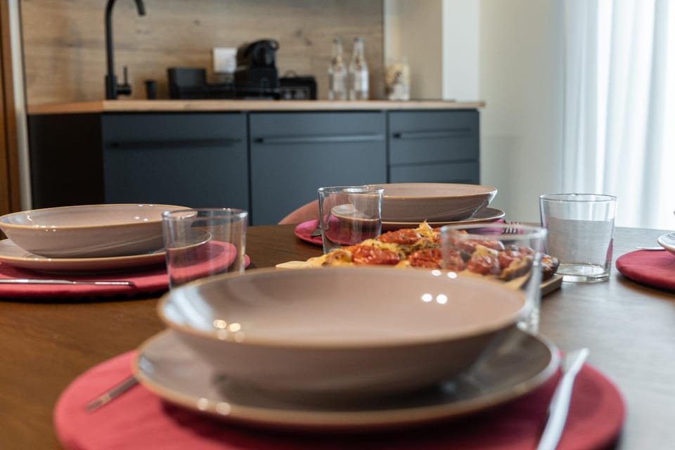 Dining area, kitchen