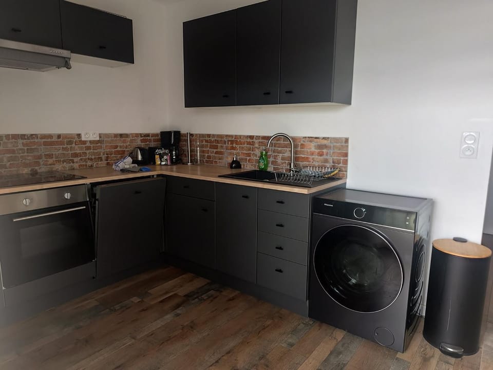 Kitchen or kitchenette, Living room