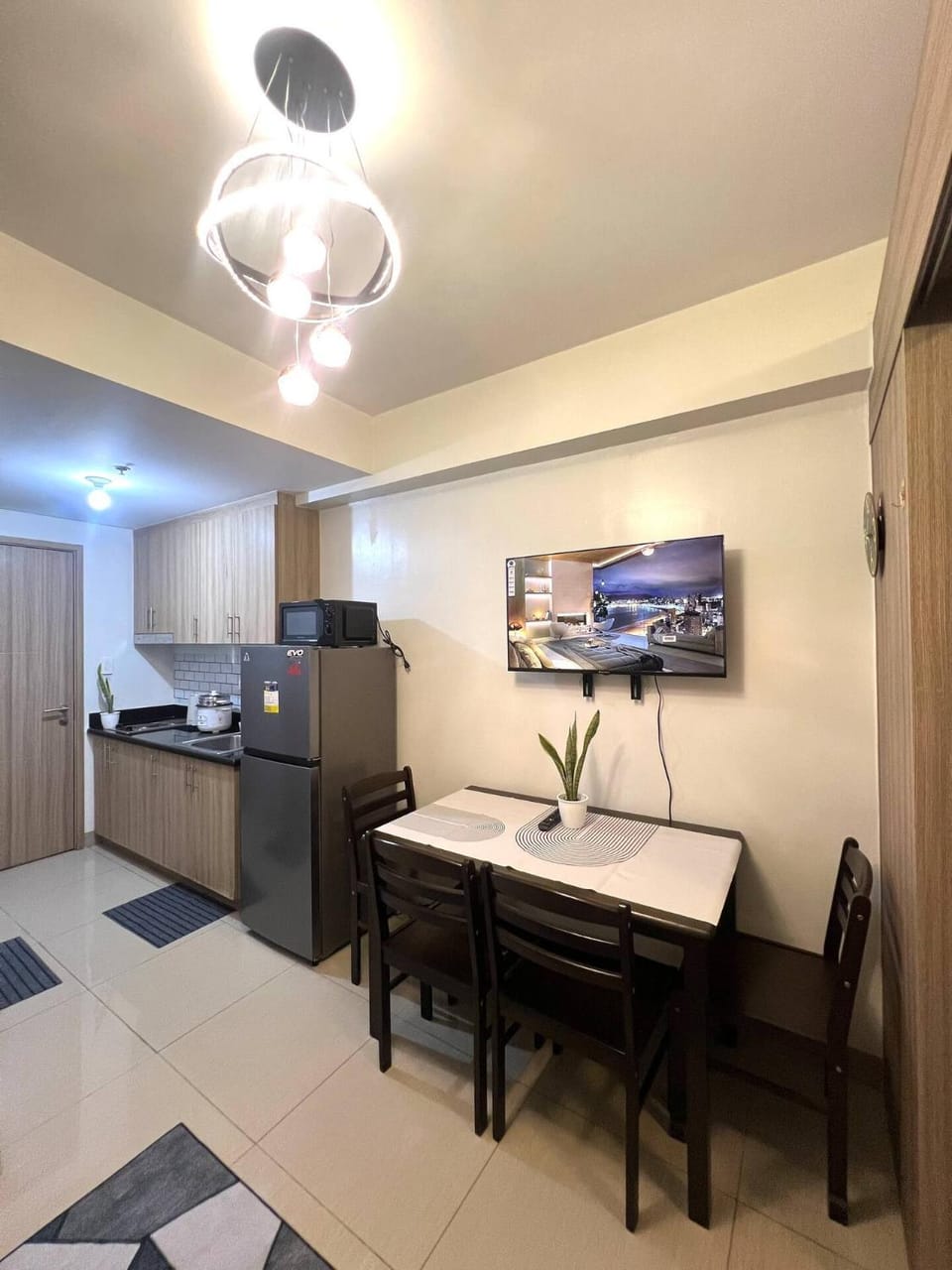 Staycation Pasay near Airport & Mall of Asia 1516 House in Pasay