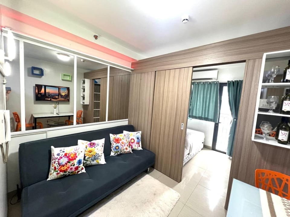 Staycation Pasay near Airport & Mall of Asia 18100 House in Pasay