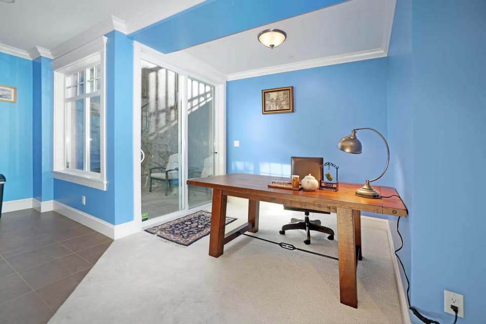 Modern 2BR Home - Prime West Vancouver Location Apartment in West Vancouver