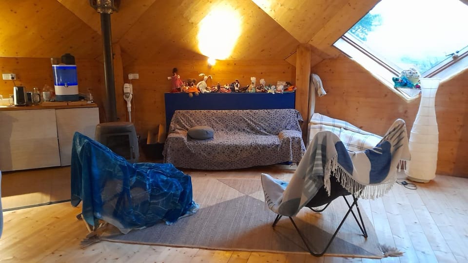 Chambre dans dans habitat partagé en matériaux naturels au cœur d'un parc arboré Vacation rental in Lannion