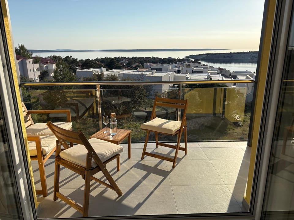 Day, View (from property/room), Balcony/Terrace, Seating area, Sea view