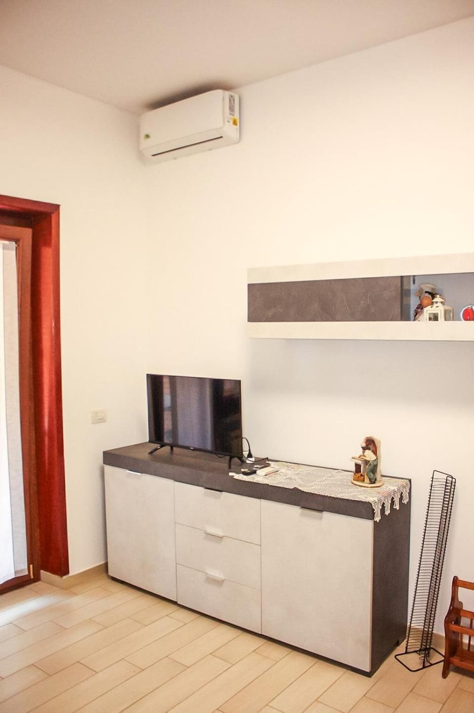 TV and multimedia, air conditioner