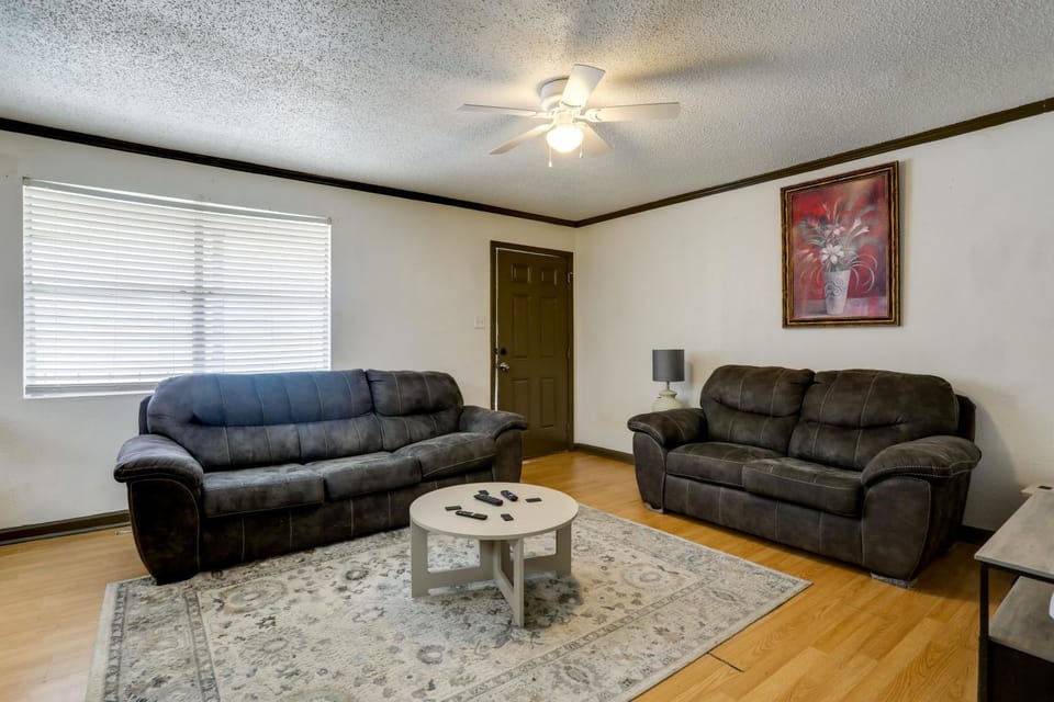 Walk to LSU Campus & Bars! Condo w/ Community Pool House in Baton Rouge