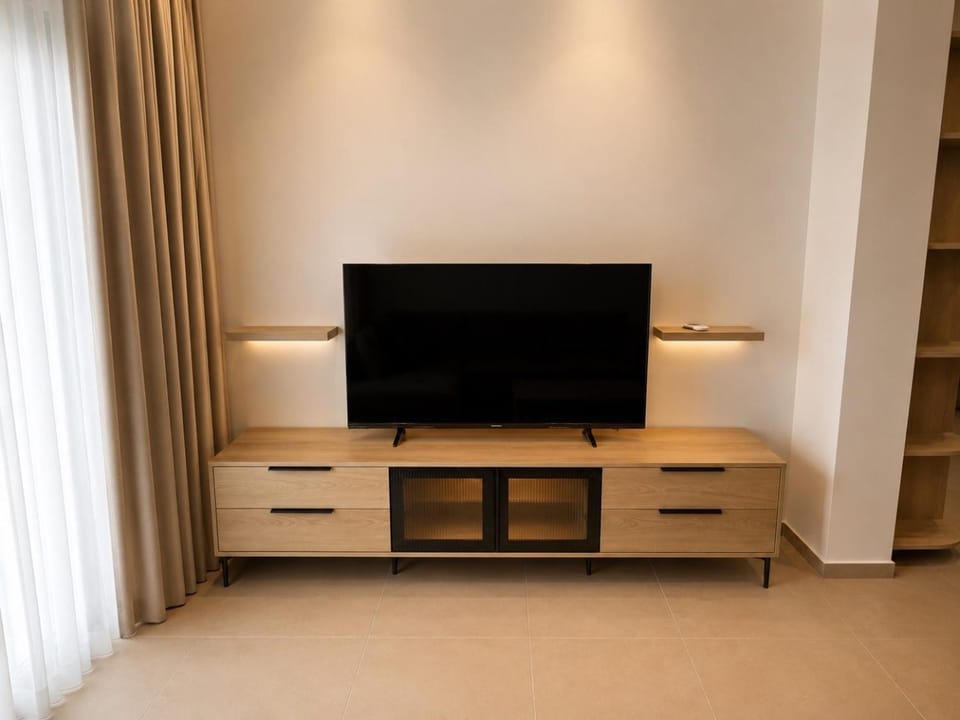 SkyView Luxury Apartment 12th Floor Panorama, City Center Apartment in Tirana