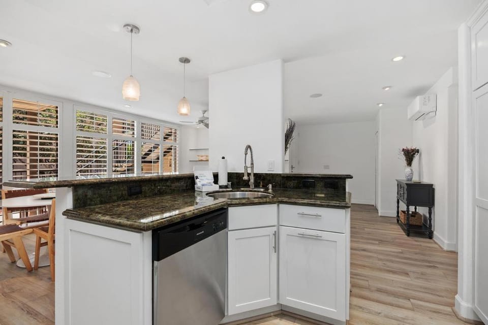 Coastal Chill - DMST80 House in Solana Beach