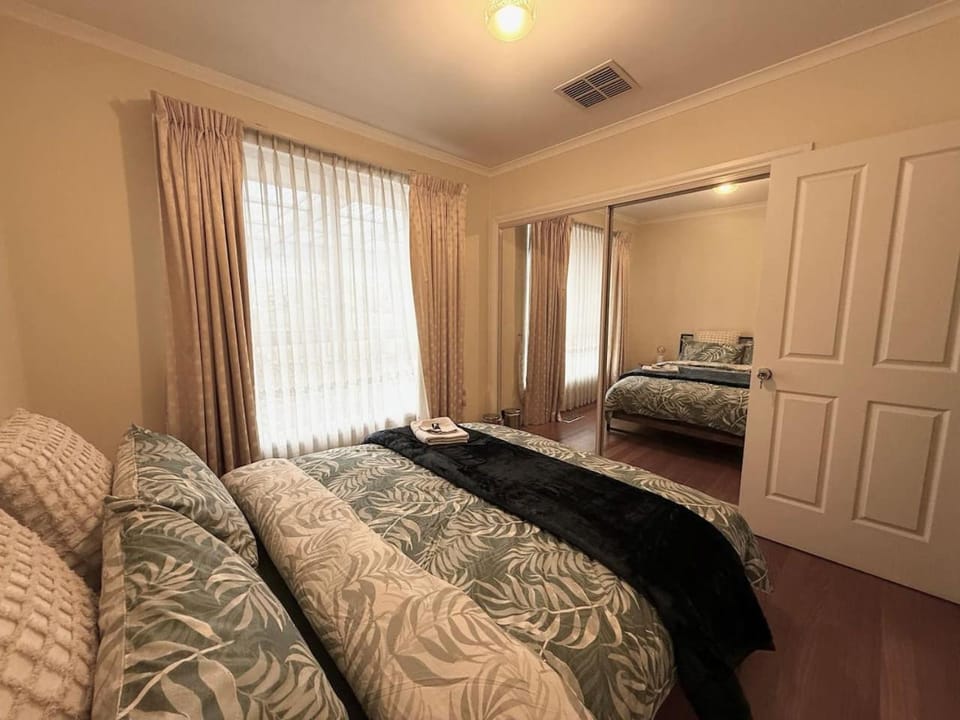 Private Room Shared House Bentleigh near train House in Melbourne
