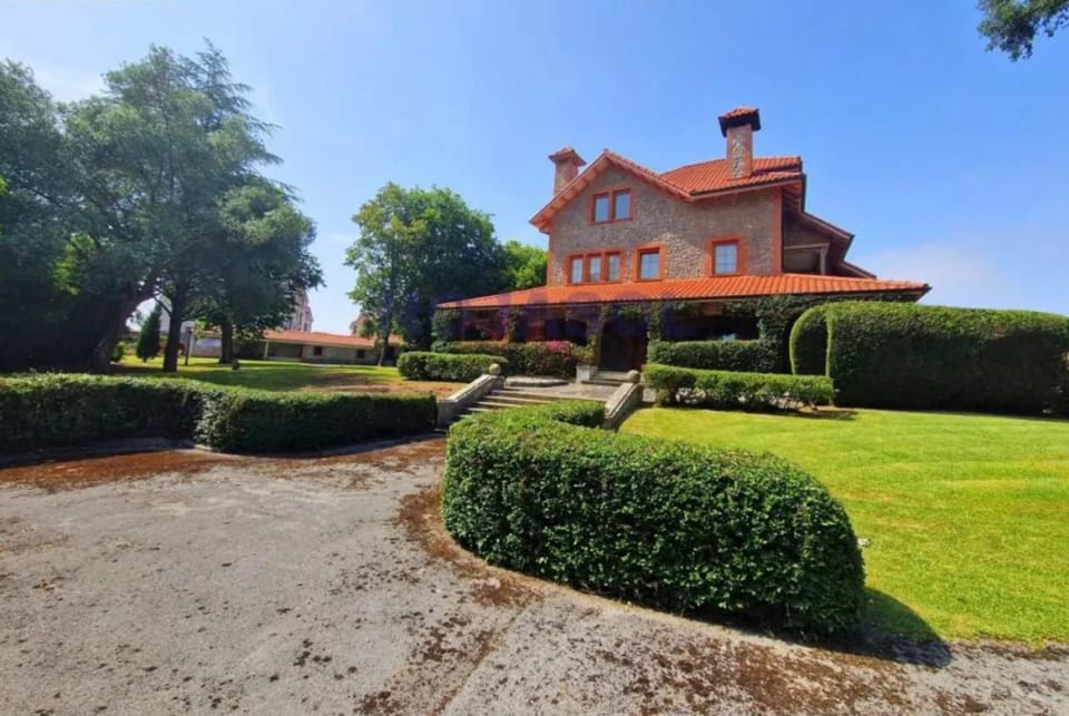 Property building, Garden, Garden view
