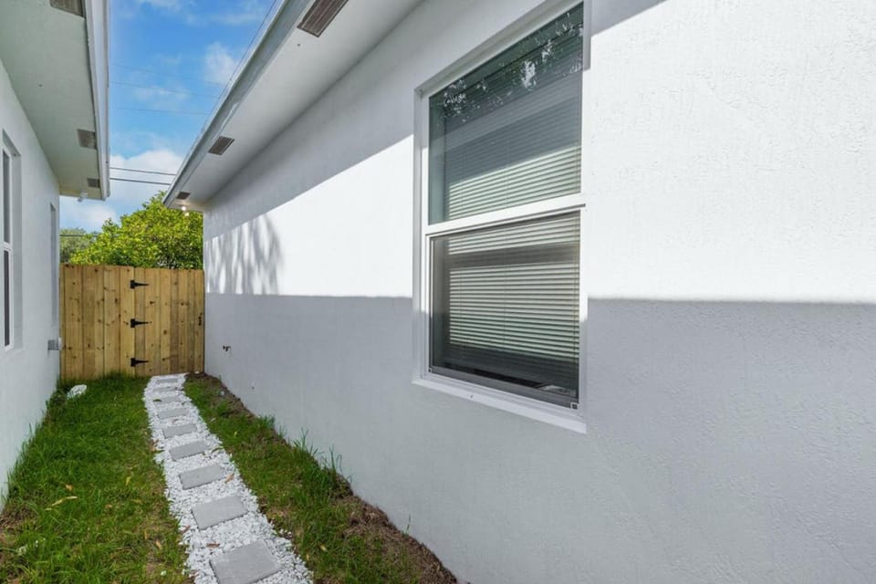 Cozy and Fully Equipped Studio in West Palm Beach House in West Palm Beach