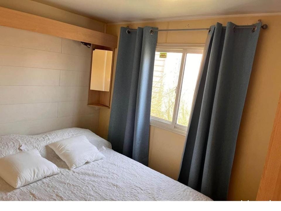 Mobil-home Climatisé à 400m de la Plage - Camping Les Fontêtes Campground/ 
RV Resort in Hyères