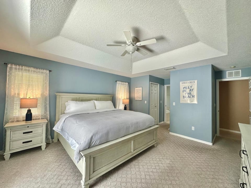 Pool Retreat & Minutes to Beach House in Sebastian