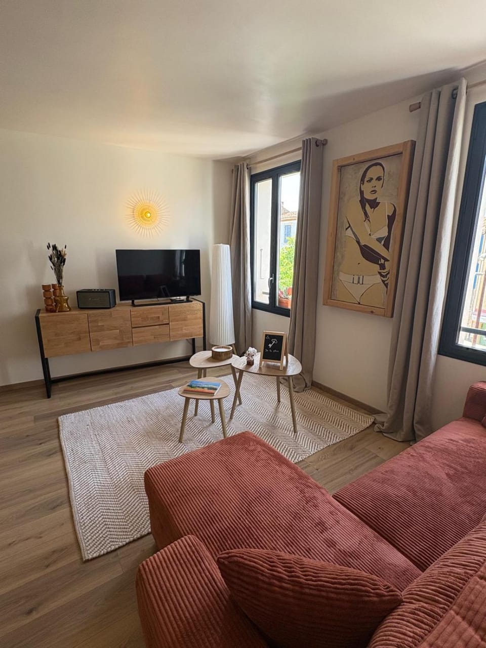 Communal lounge/ TV room