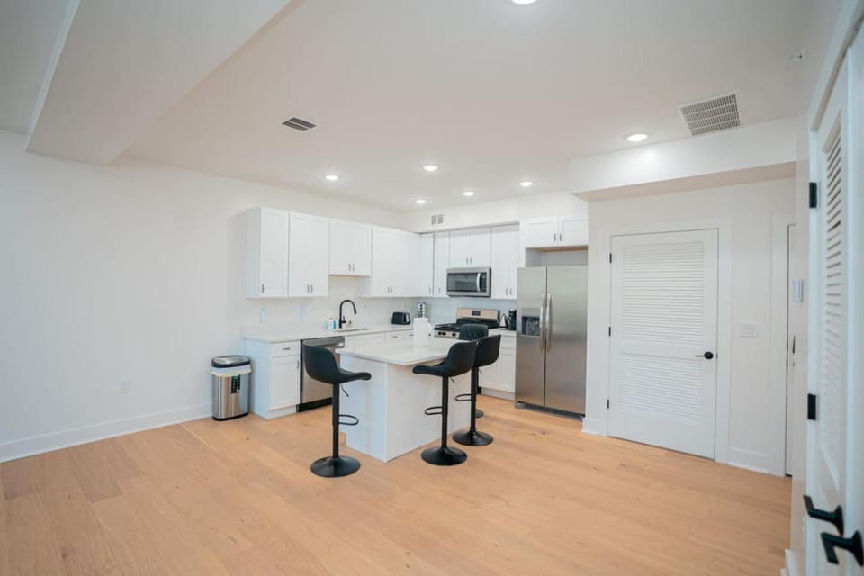 Kitchen or kitchenette, Dining area, dishwasher, oven, stove, toaster