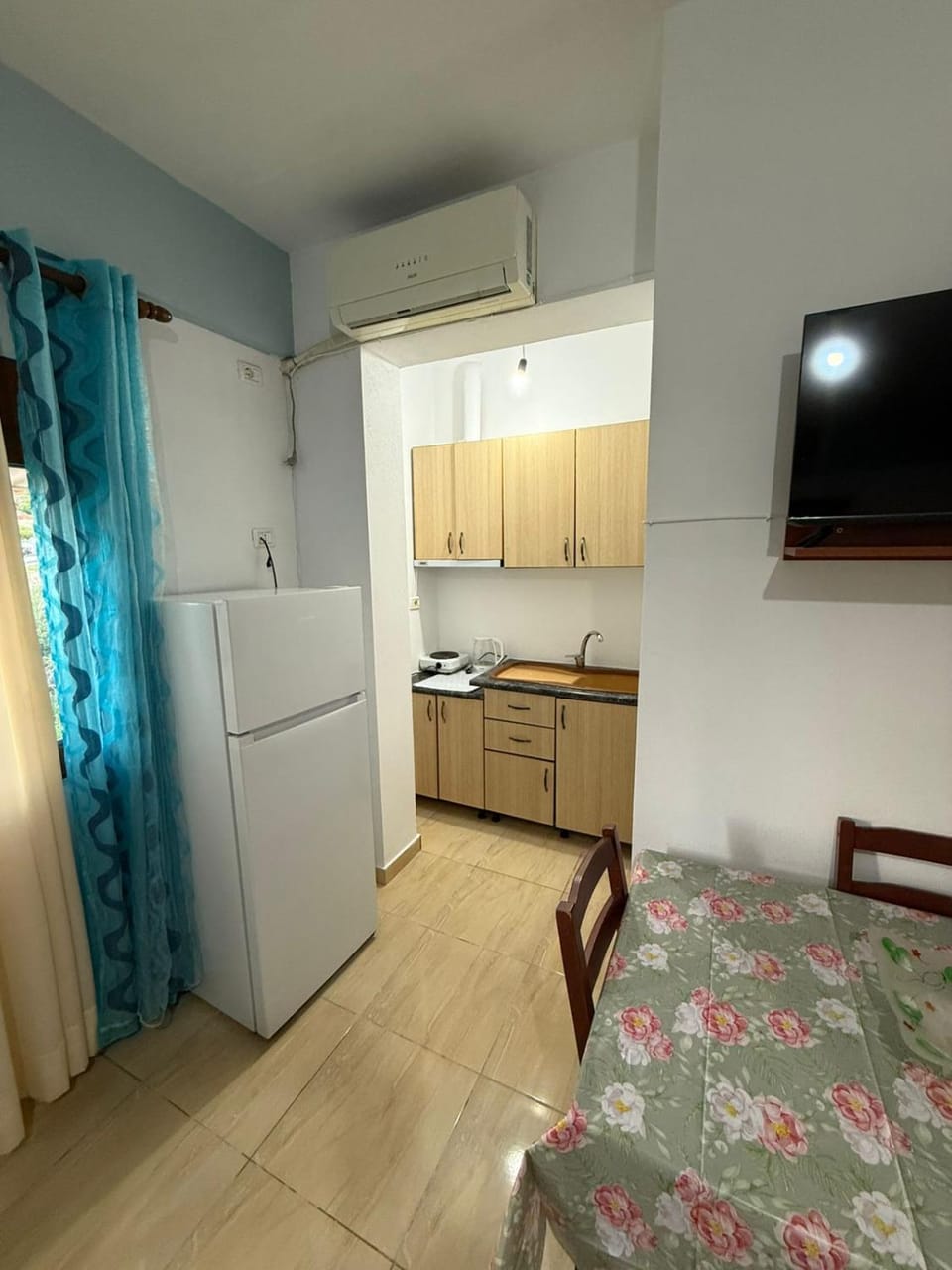 TV and multimedia, Kitchen or kitchenette, Dining area
