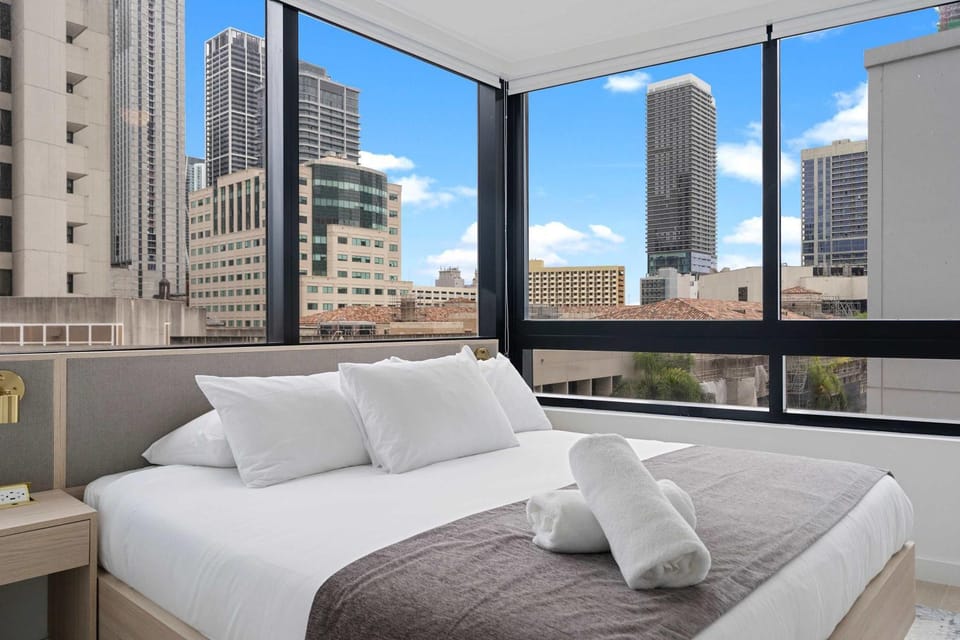 Bed, View (from property/room), Bedroom, City view