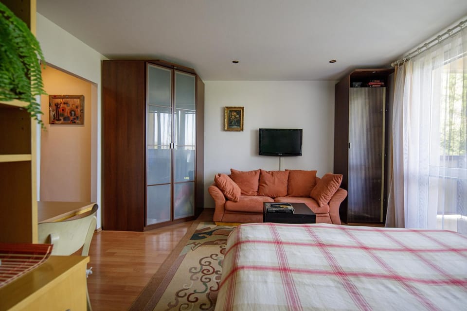 TV and multimedia, Seating area