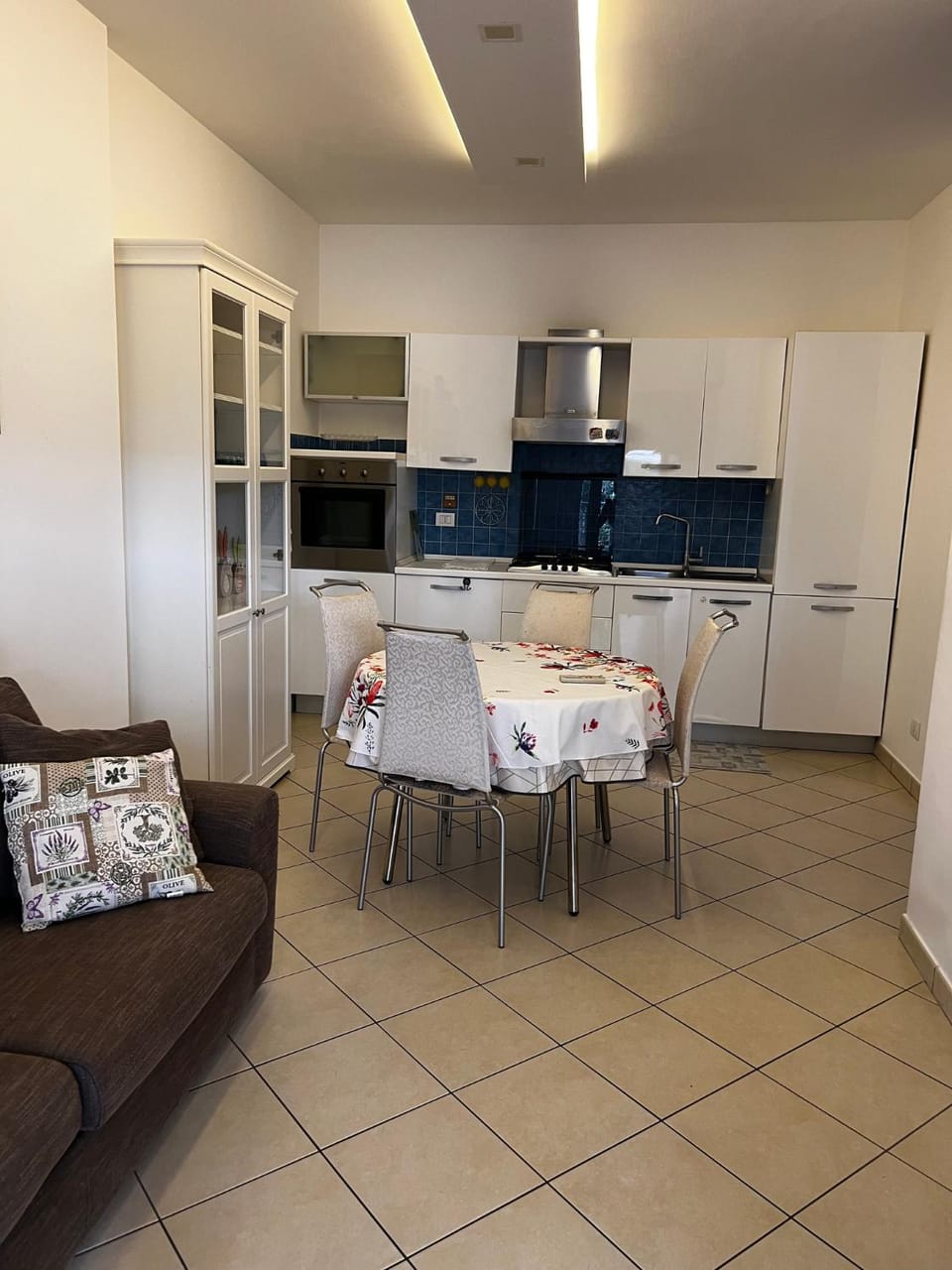 Kitchen or kitchenette, Living room, oven, kitchen, kitchen