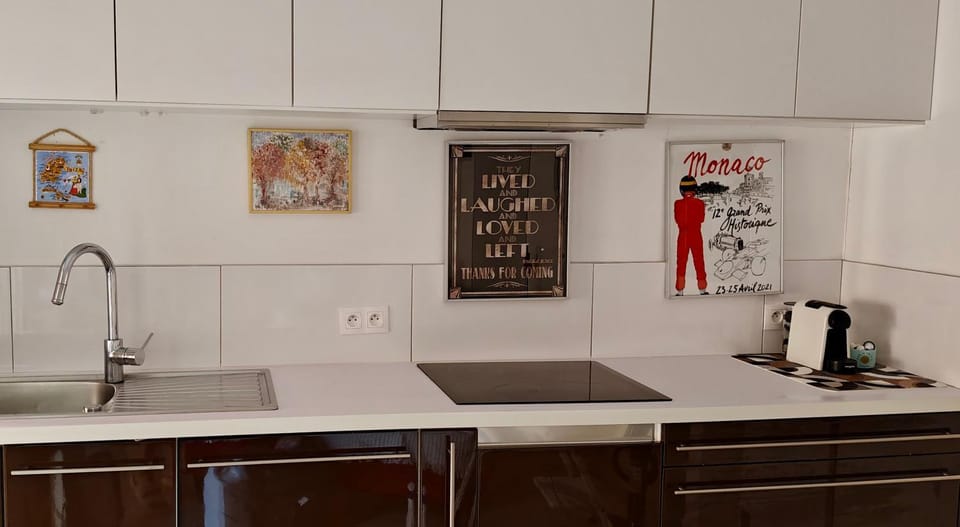 Coffee/tea facilities, Kitchen or kitchenette, dishwasher