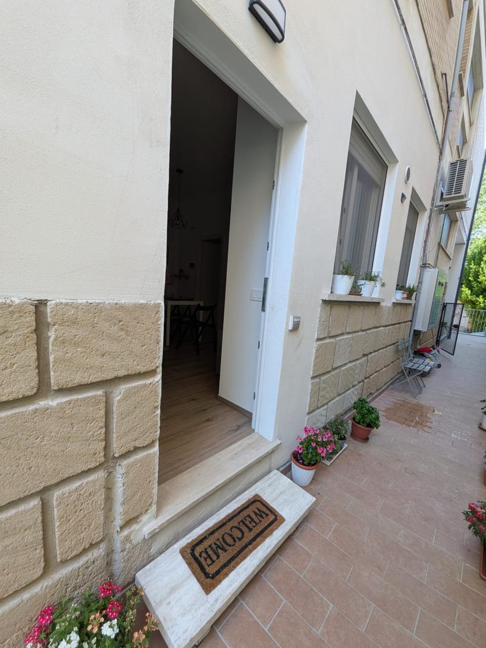 Property building, Facade/entrance