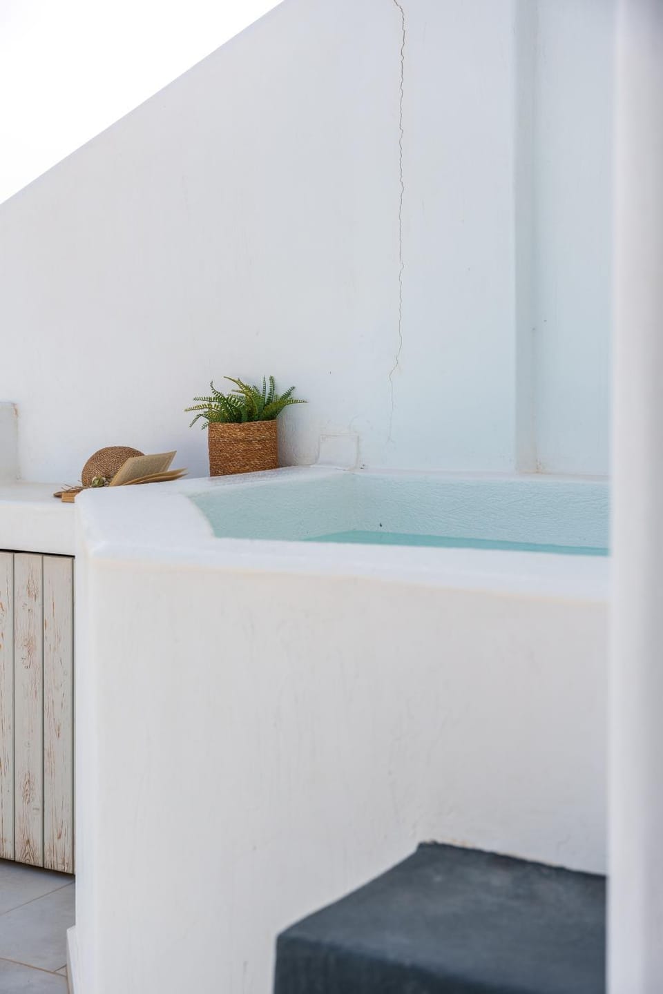 Perissa Libero Suites-Private Jetted Tub- Adults Only Apartment in Perissa