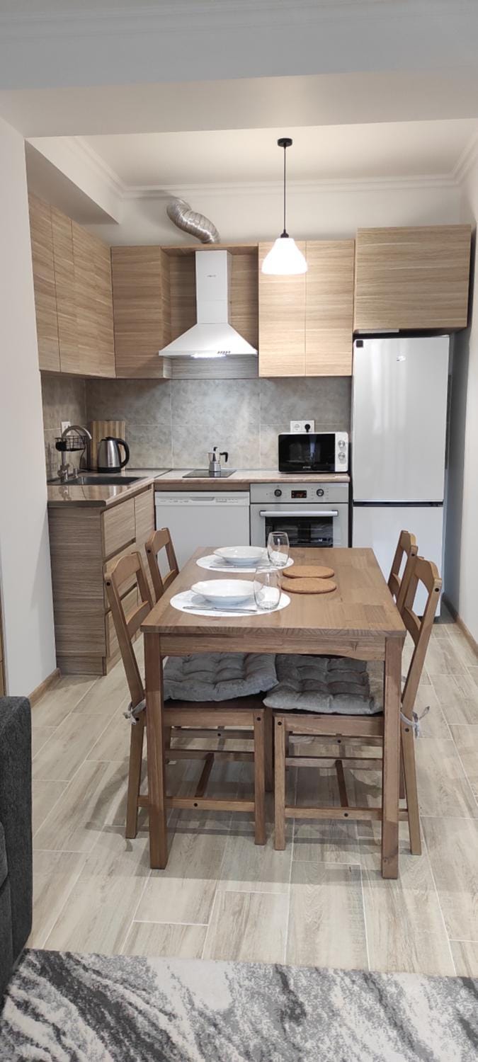 Kitchen or kitchenette, Dining area, dishwasher, oven, stove