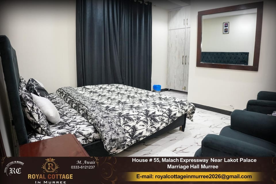 Bed, Living room, Photo of the whole room, Seating area, Bedroom, Text overlay