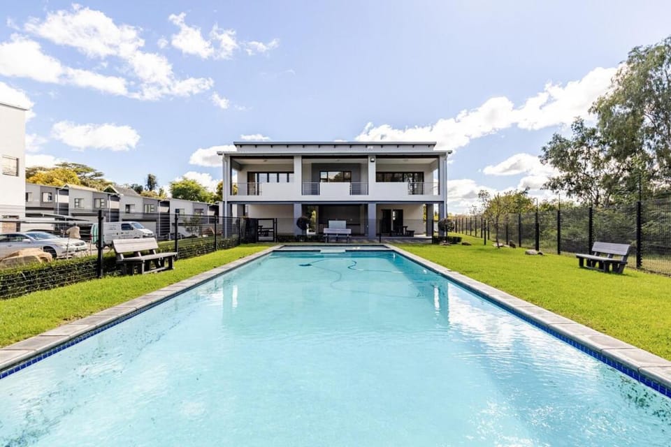 2 bedroom 2 bathroom Rivonia apartment Apartment in Sandton