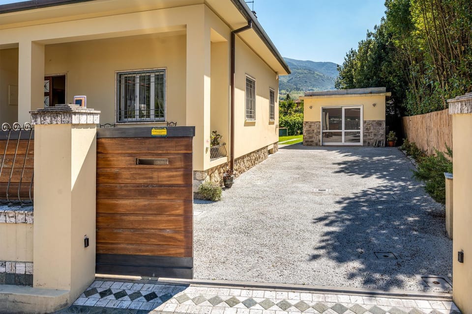Property building, Natural landscape, Mountain view