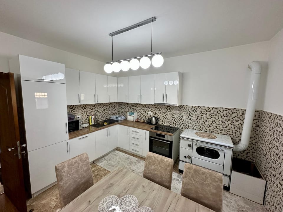 Kitchen or kitchenette, dishwasher, microwave, kitchen