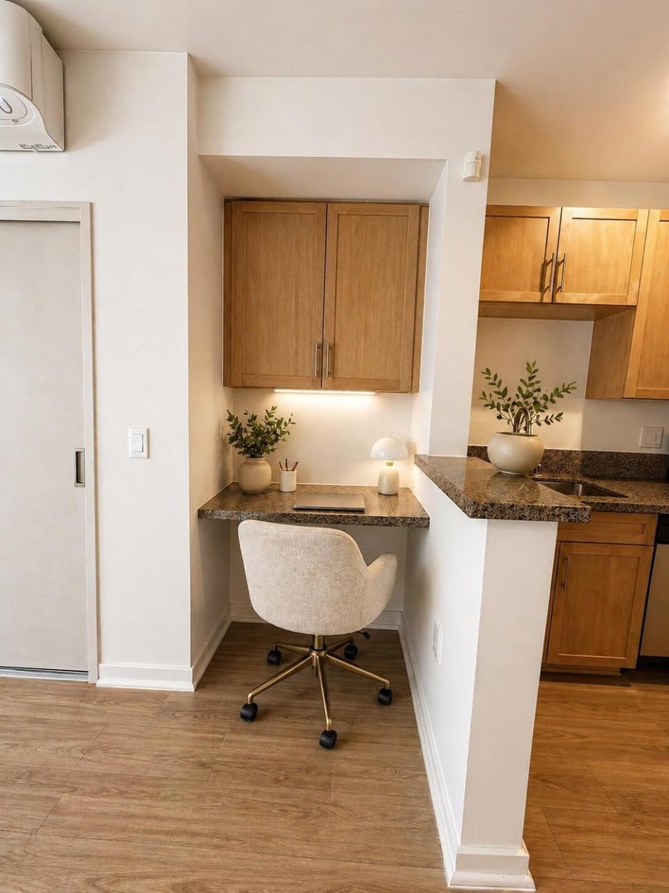 Ocean Breeze Hideaway Steps to the Beach Apartment in Santa Monica