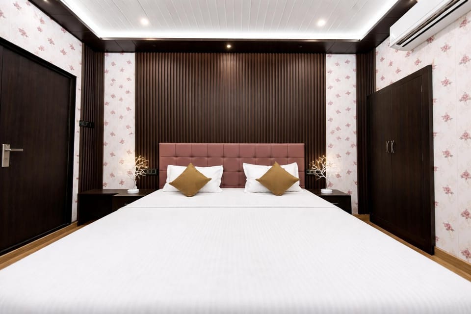 Bedroom, air conditioner