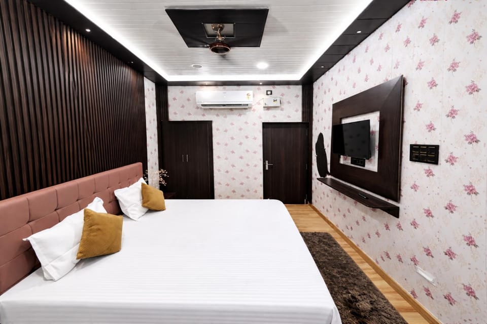 Bedroom, air conditioner