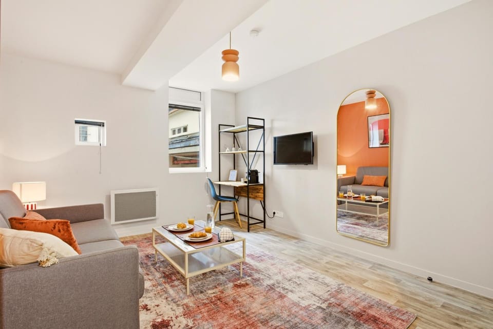 TV and multimedia, Living room, Seating area