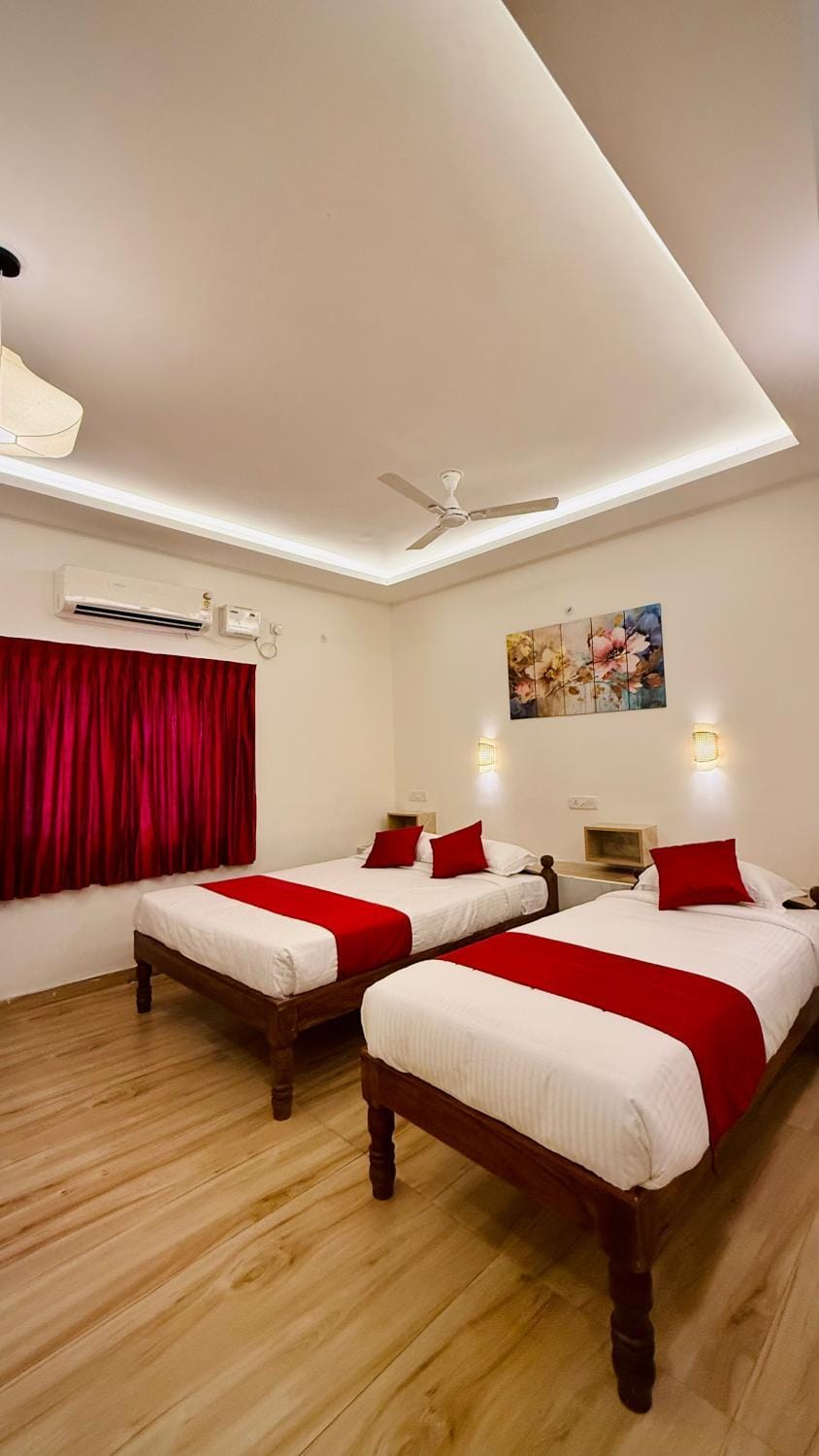Bed, Photo of the whole room, Bedroom, wardrobe, air conditioner