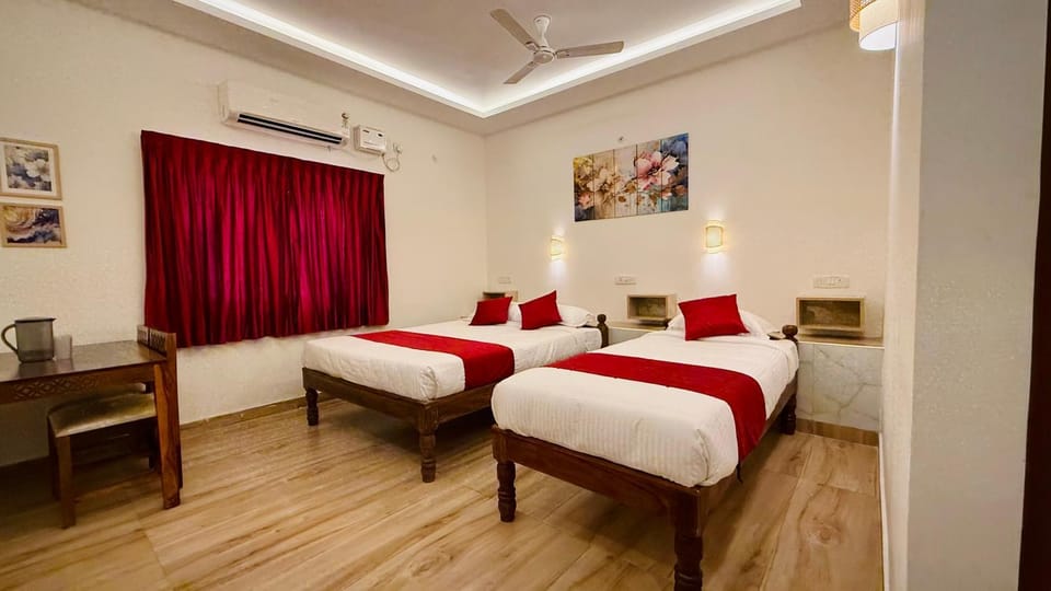 Bed, Photo of the whole room, Bedroom, air conditioner