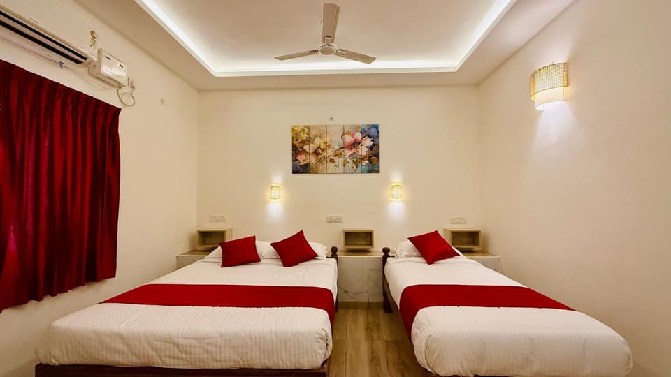 Bed, Photo of the whole room, Bedroom, air conditioner