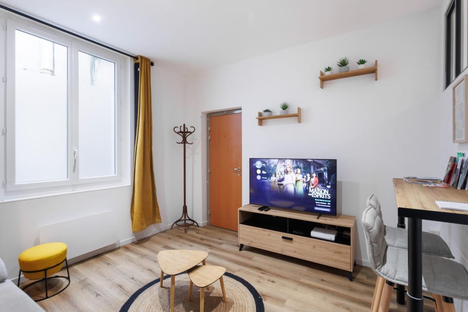 Communal lounge/ TV room, TV and multimedia