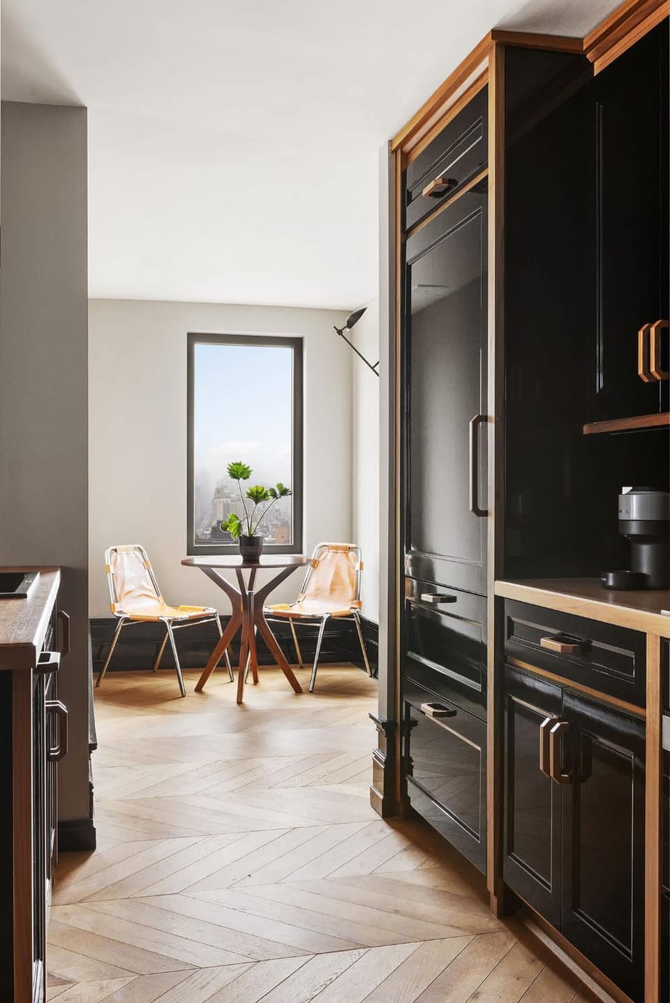 Freeman 1302 by Rove Travel - LES Modern Condo Apartment in East Village