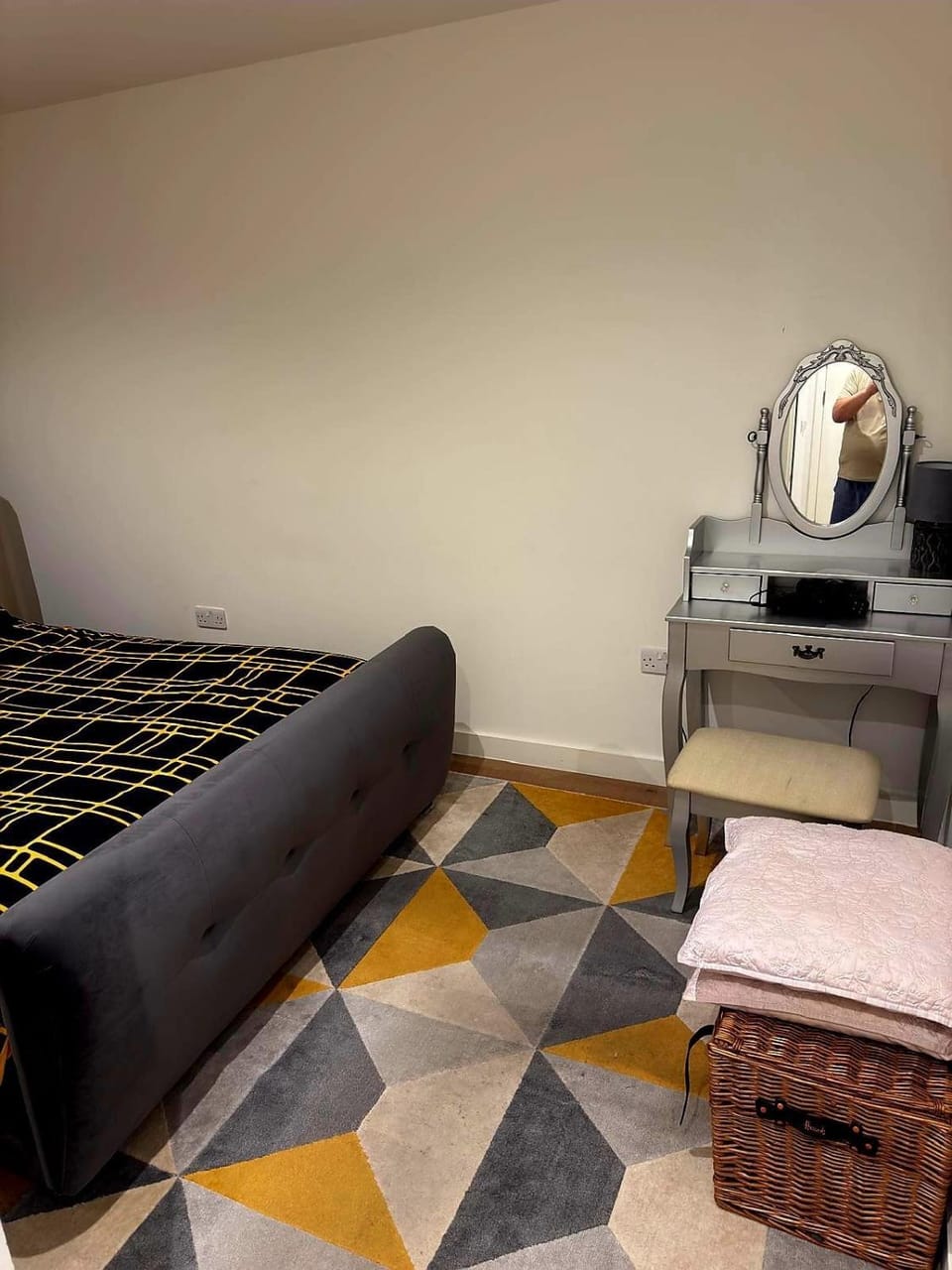 Cosy Room Vacation rental in Brentford