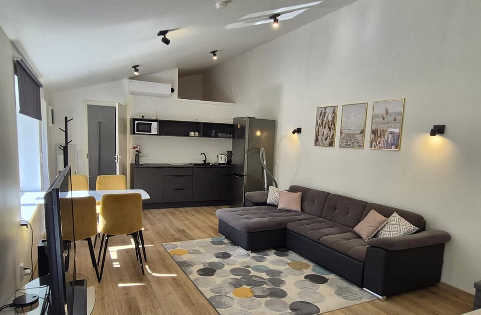Kitchen or kitchenette, Living room, kitchen, kitchen
