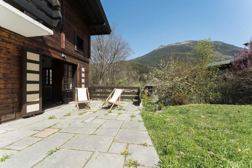 Tarenga Chalet Style Montagne Spacieux Familiale House in Les Houches