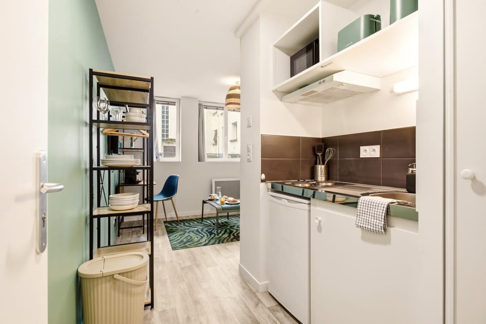 Coffee/tea facilities, Kitchen or kitchenette, microwave, pet friendly, stove, toaster