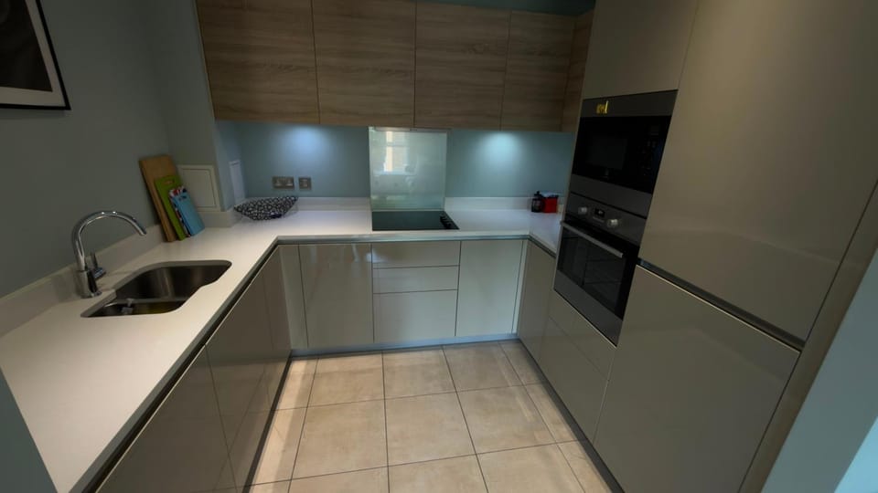 Luxury Newly Refurbished Apartment, West London Apartment in London Borough of Ealing