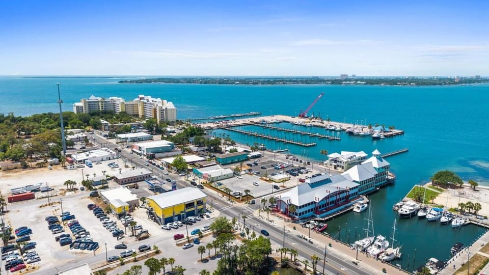 Property building, Neighbourhood, Bird's eye view, Beach, Sea view